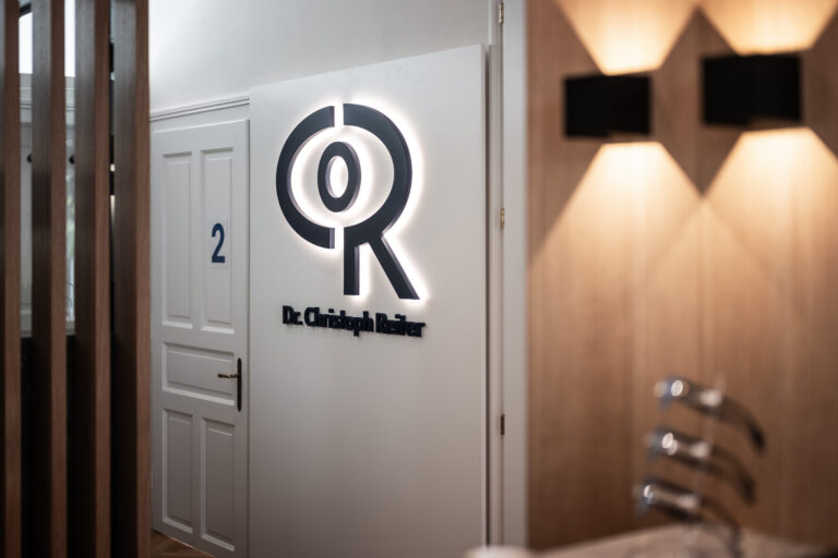 Dr. Reiter Ordination Logo Wand